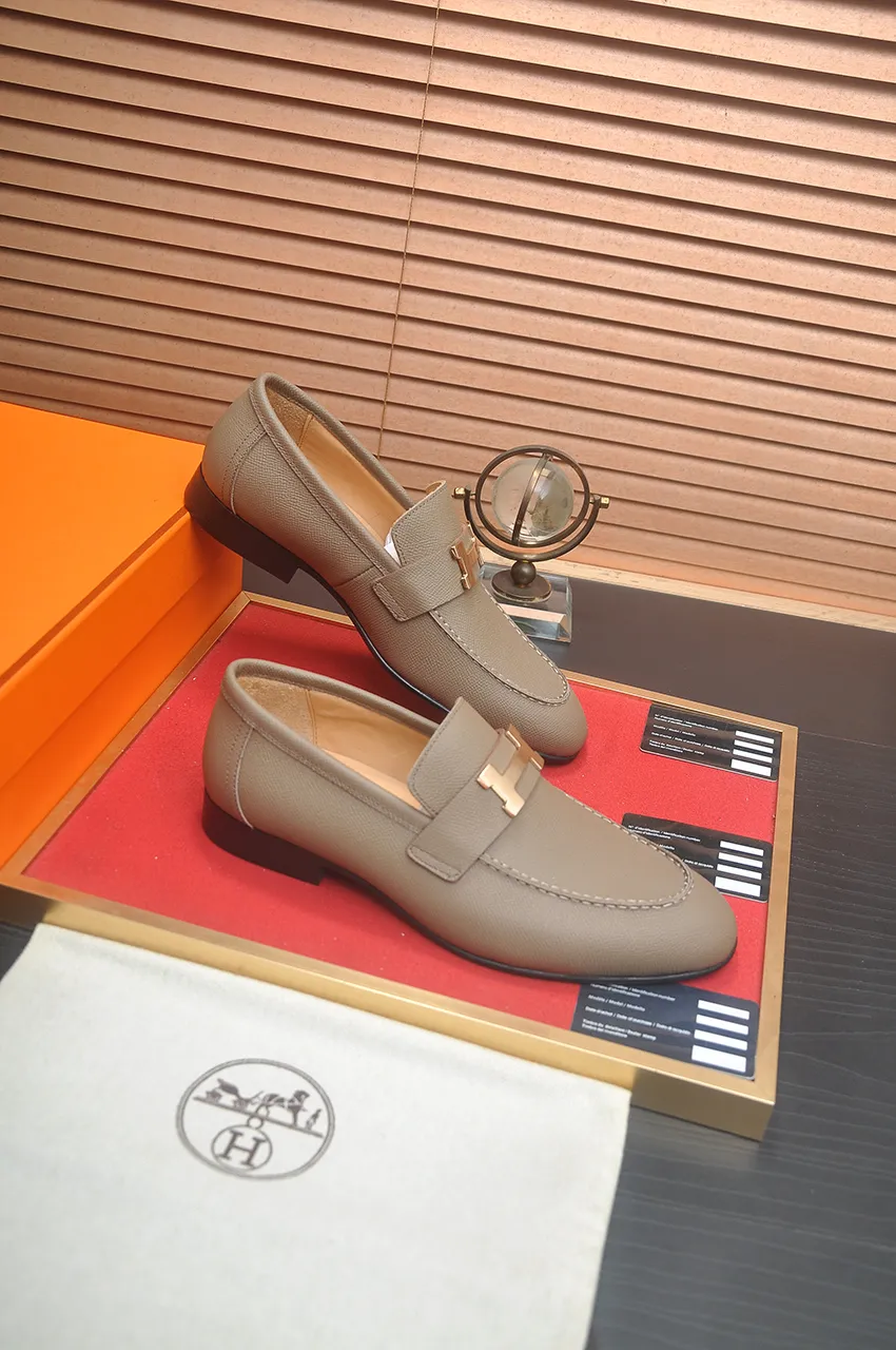 Men's shoes💰540💶[HERMES] (cowhide lining)🍀Italian top luxury🍀He does not pursue novel styles and gorgeous colors, but attracts the favor of successful men with his flawless, elegant and classic style. Formal leather shoes This very comfortable, simple and stable style allows you to easily match any style! The pattern is absolutely 1:1 refined from the original case, and we strive for excellence in materials, imported cowhide + cowhide lining💪💪💪extraordinary texture👍! .Code number: 39-45 (45 customized)